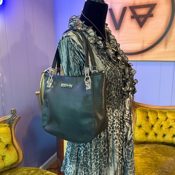 Vintage Kenneth Cole Reaction Black Faux Leather Shoulder Bag - Picture 3 of 8